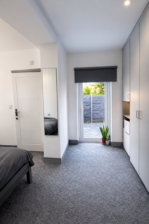 Property photo 1 of 8 Cover