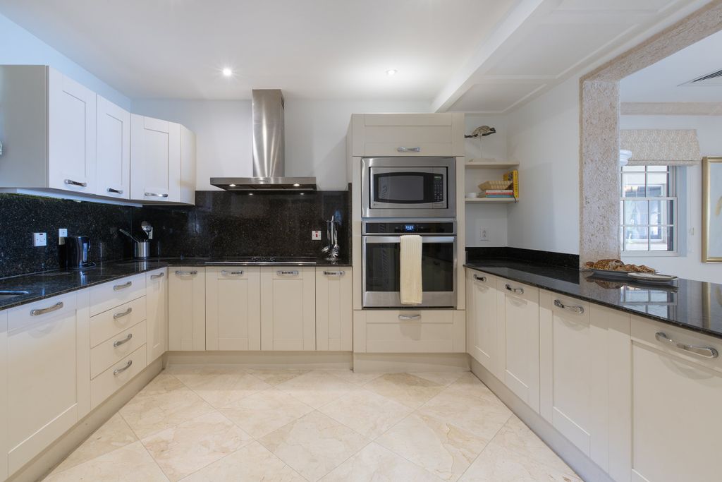 Property photo 3 of 23