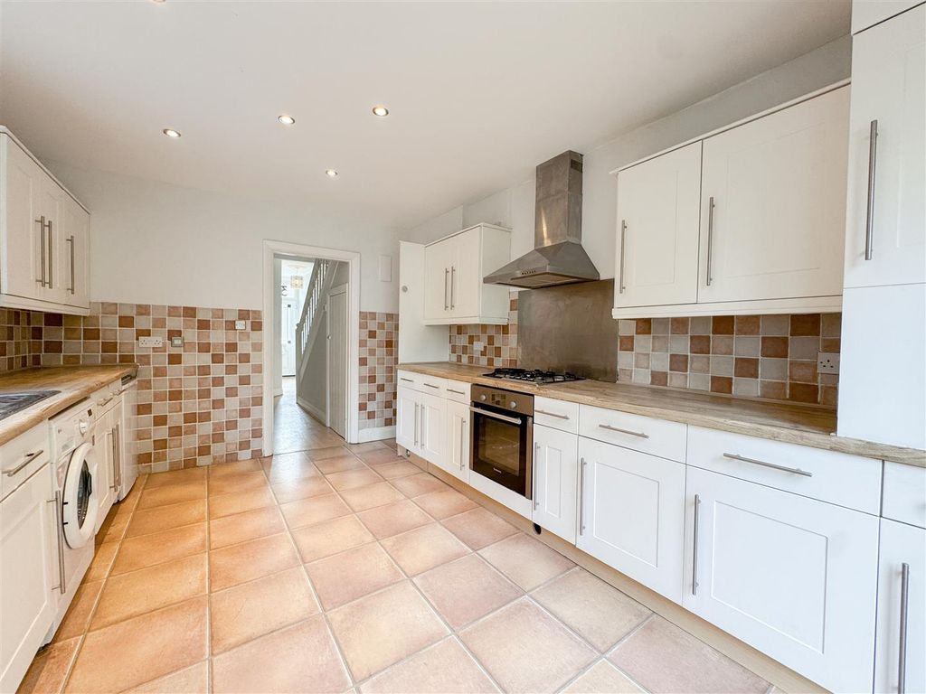 Property photo 2 of 23