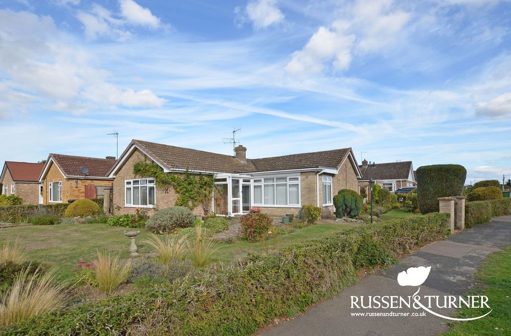 Property photo 1 of 16 1 - Front