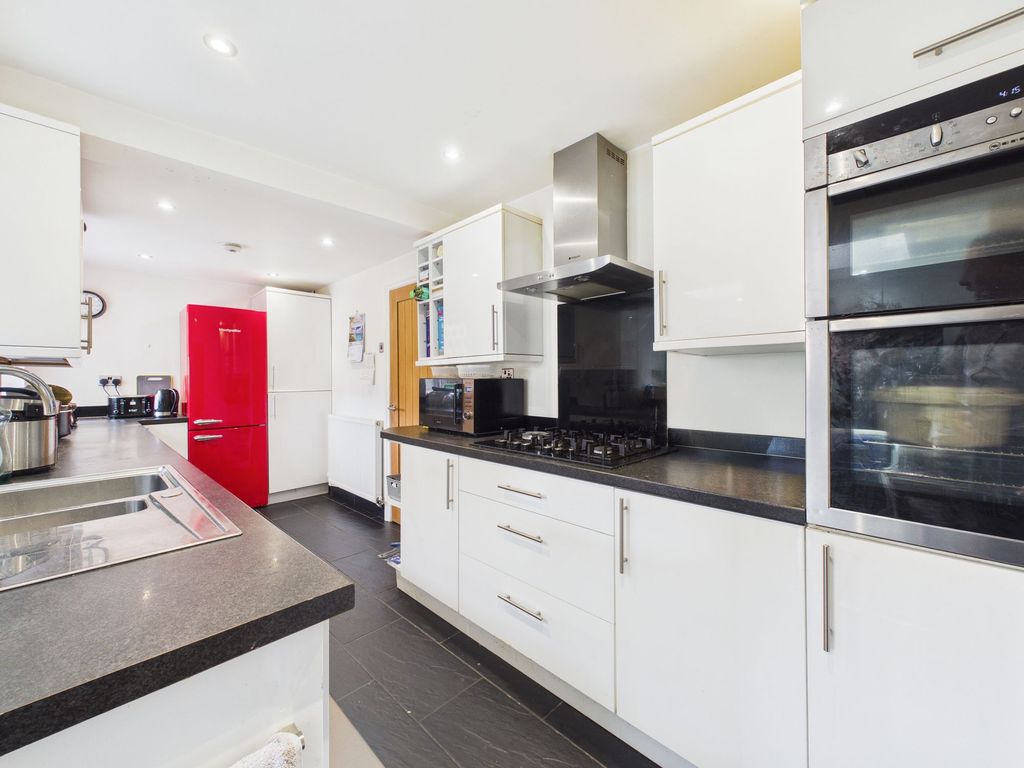 Property photo 2 of 20 Kitchen