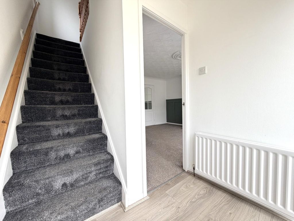 Property photo 3 of 24 Hall