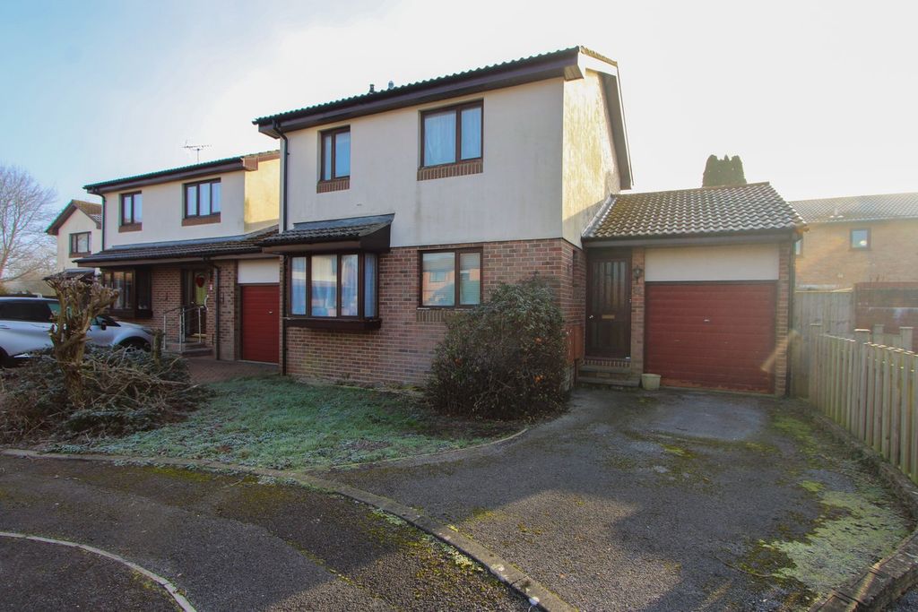 Property photo 1 of 23