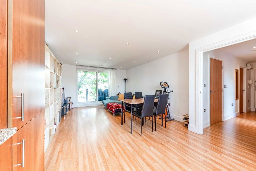 Property photo 2 of 7