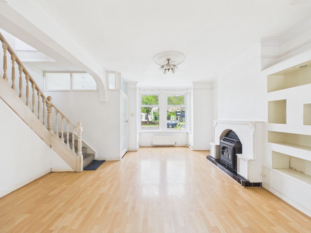Property photo 2 of 13