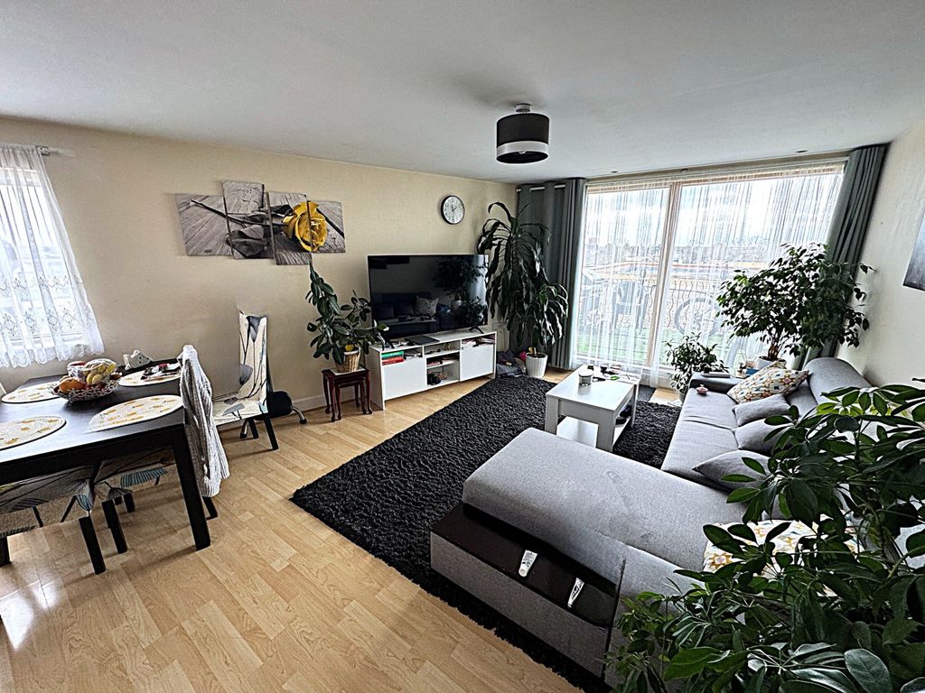 Property photo 2 of 12 Gallery