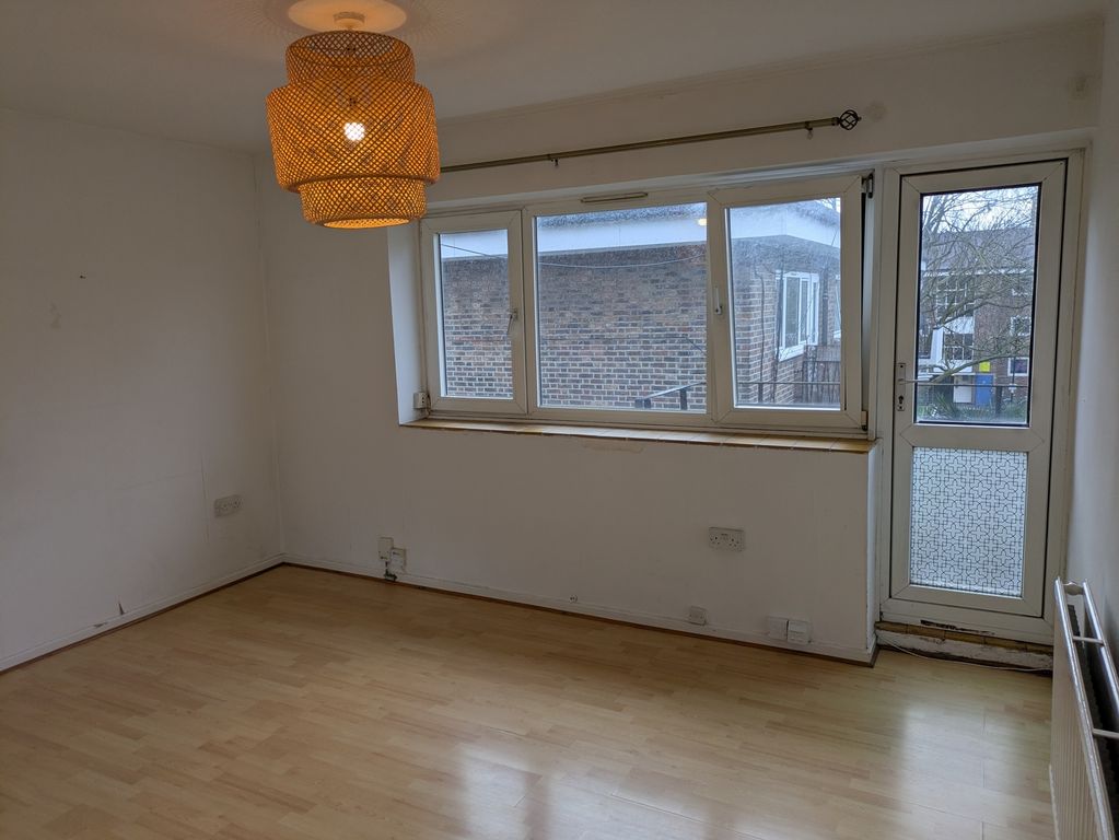 Property photo 2 of 6 Photo 3