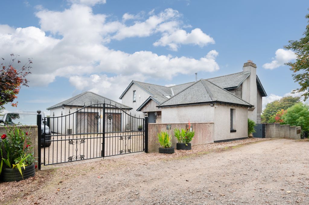 Property photo 3 of 48