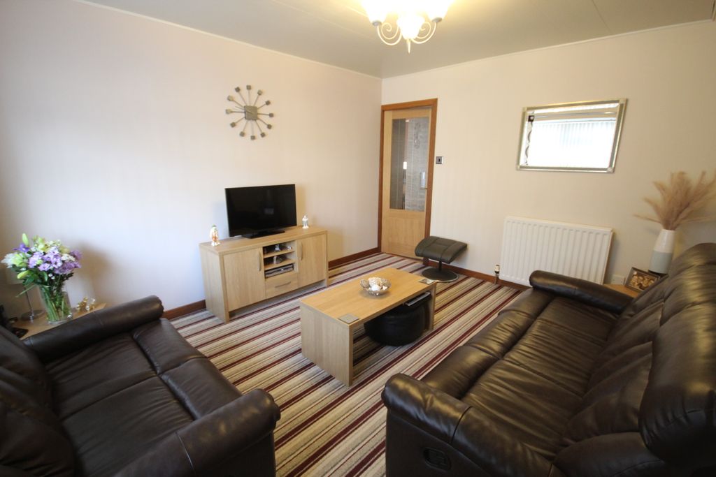 Property photo 3 of 16 Sitting Room