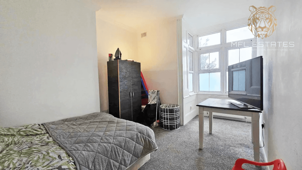 Property photo 3 of 11 Gallery