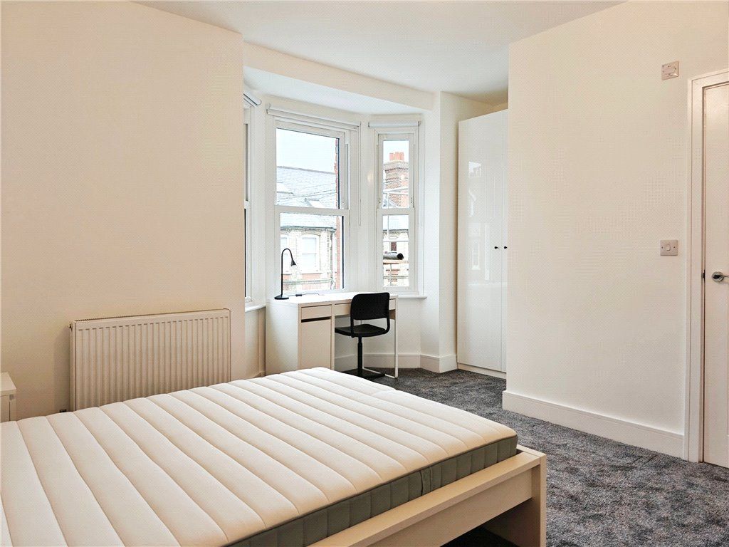 Property photo 3 of 6 Bedroom