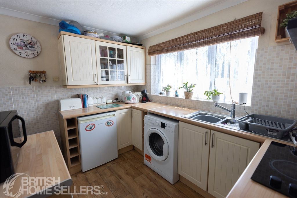 Property photo 2 of 15 Picture No. 11