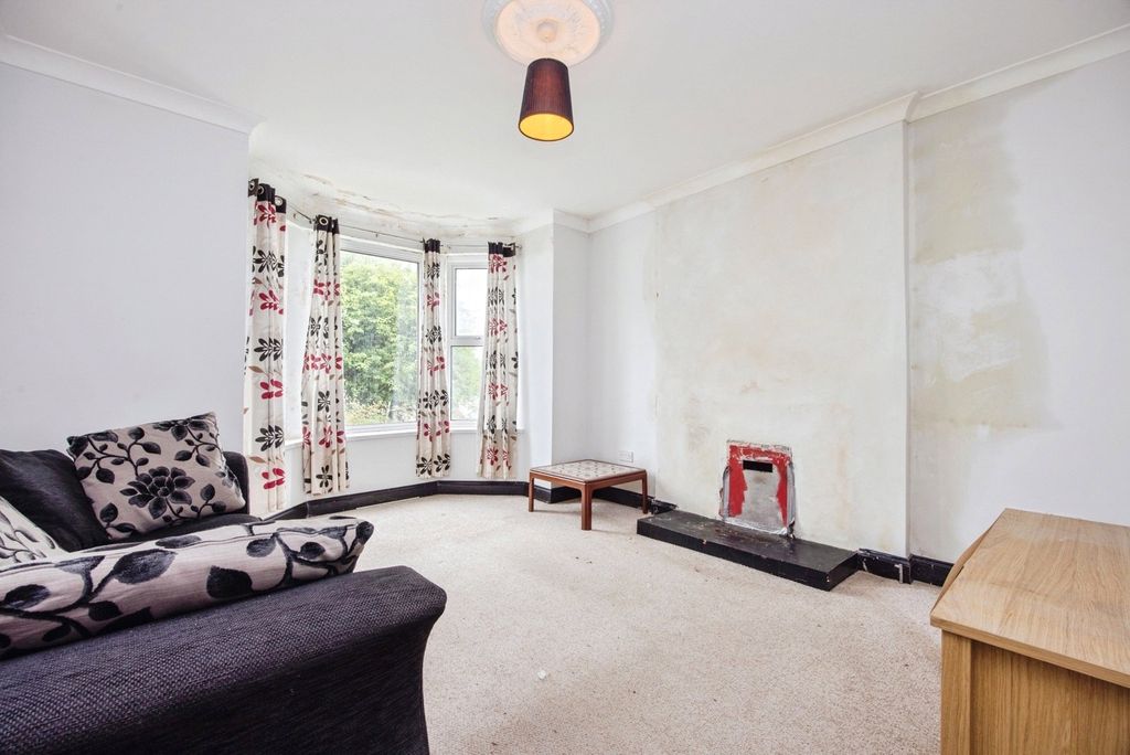 Property photo 2 of 17 Photo