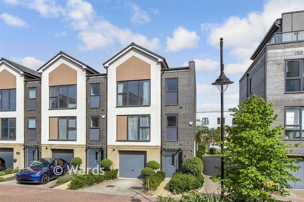 Property photo 1 of 18 External Web
