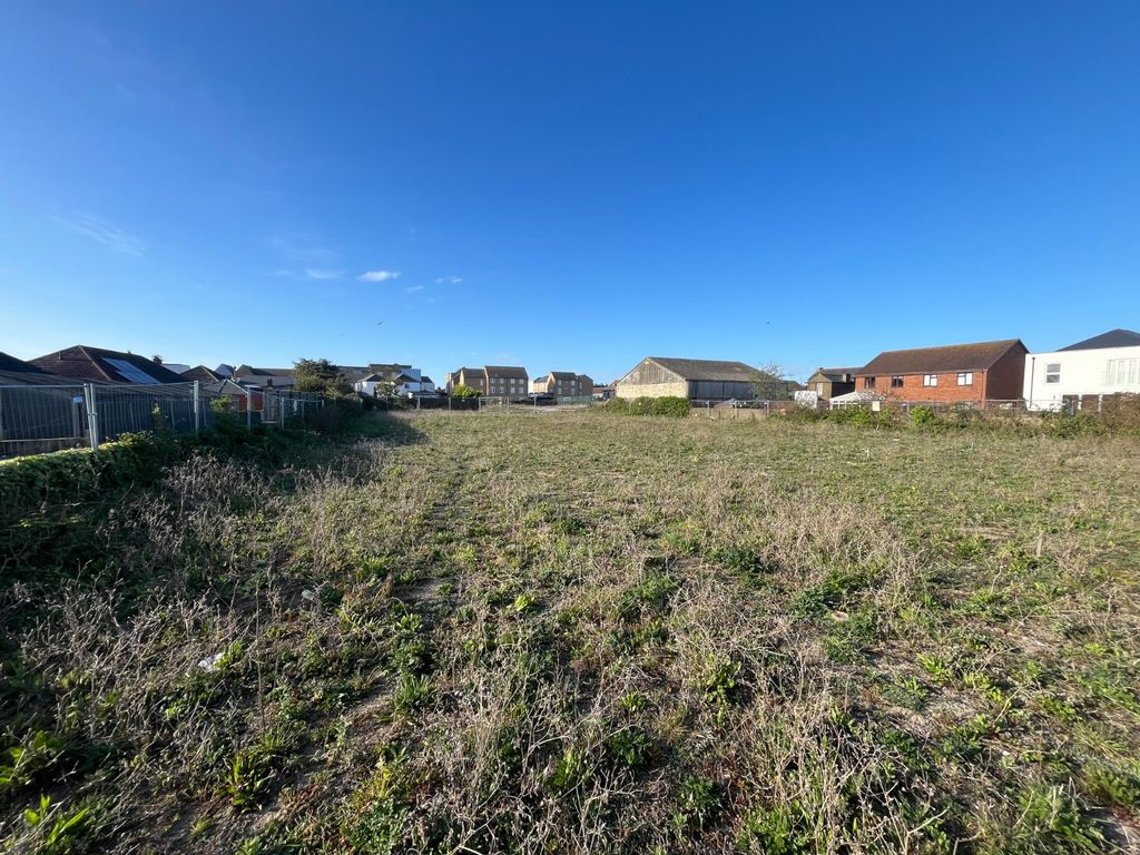Property photo 3 of 16 Picture No. 02