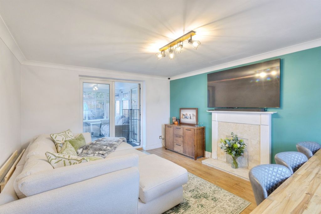 Property photo 2 of 19