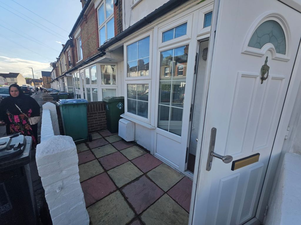 Property photo 3 of 27 Gallery