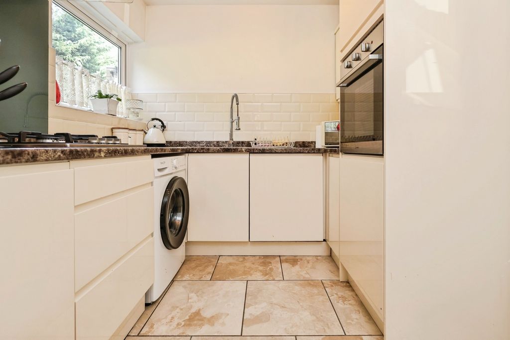 Property photo 3 of 14 Pbox-Img.Jpg