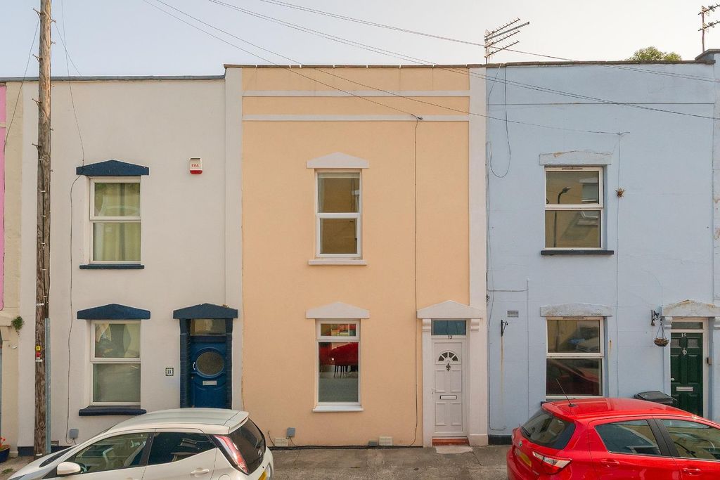 Property photo 2 of 33 1M3Svp - External C.Jpg