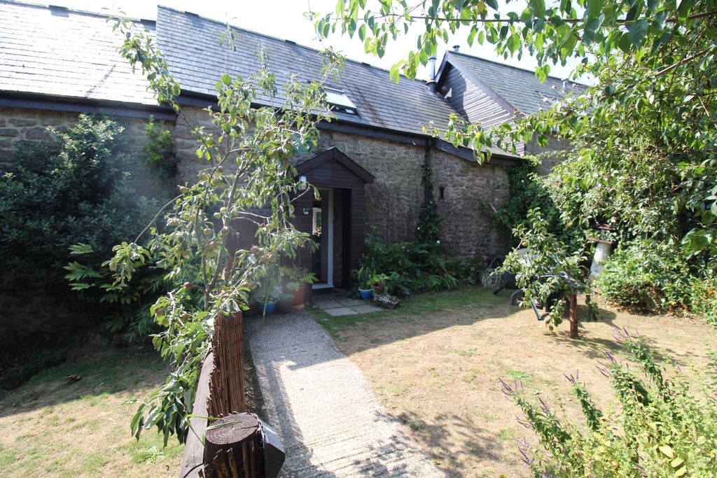 Property photo 3 of 39 Cottage 2.Jpg