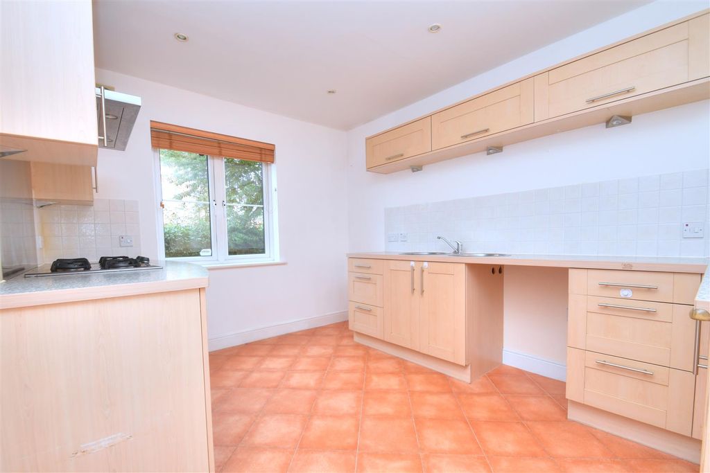 Property photo 3 of 16 Kitchen Diner 2.Jpg