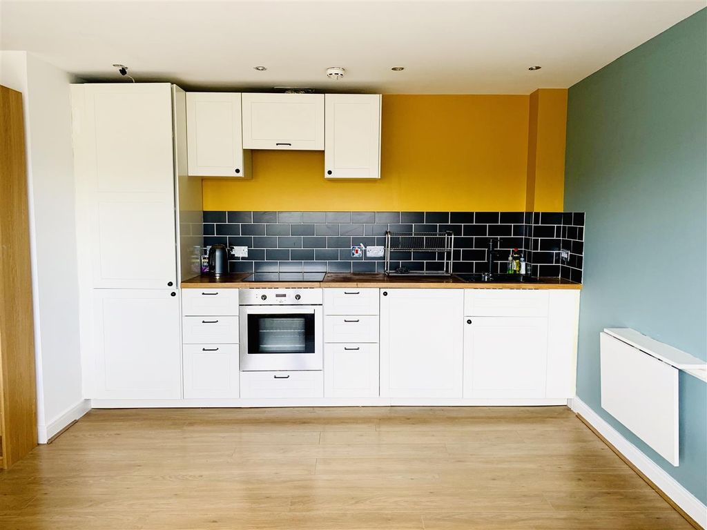Property photo 3 of 8 8.Jpg