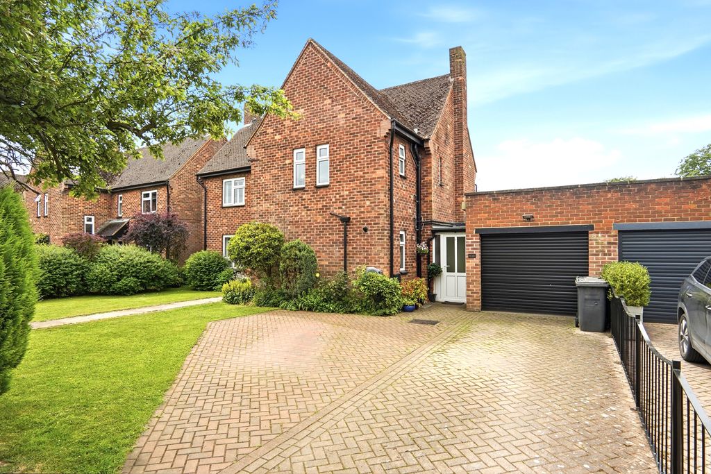 Property photo 1 of 33 Image007