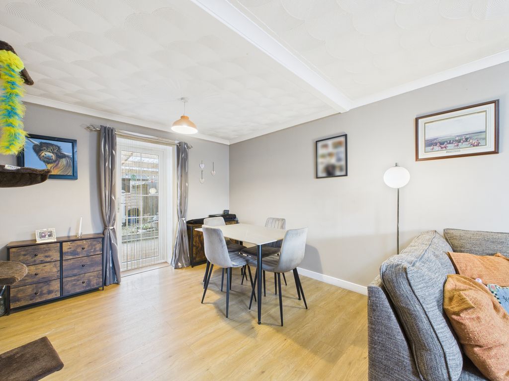 Property photo 3 of 18 Cam03481G0-Pr0122-Still019