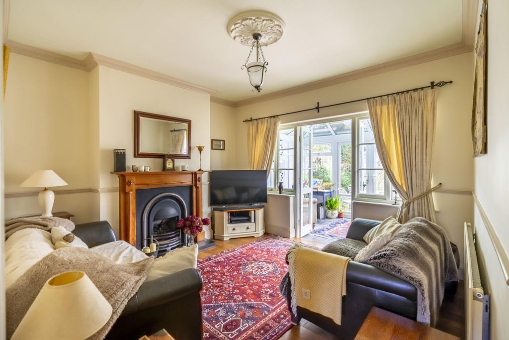 Property photo 3 of 22 Living Room