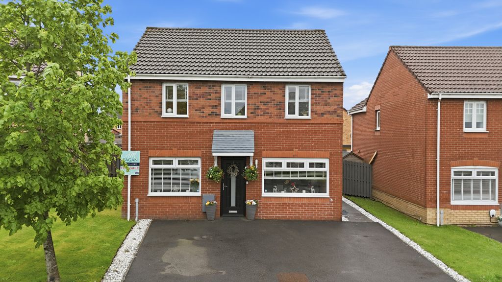 Property photo 1 of 40
