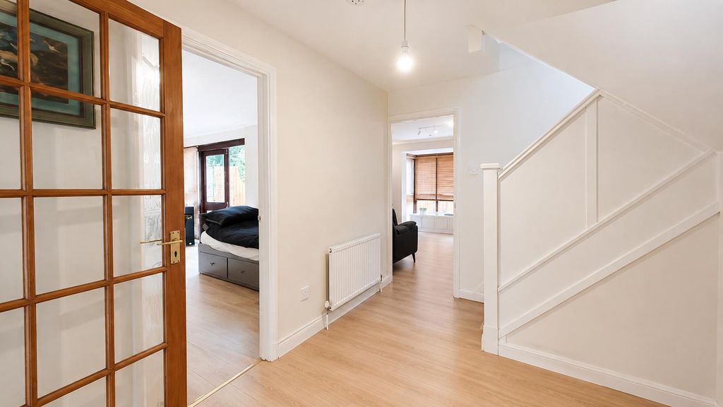 Property photo 3 of 19 F82F8764-764B-42F9-B0Bf-32Df46CC1E53.Png