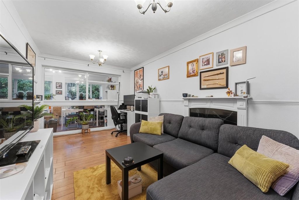 Property photo 3 of 12