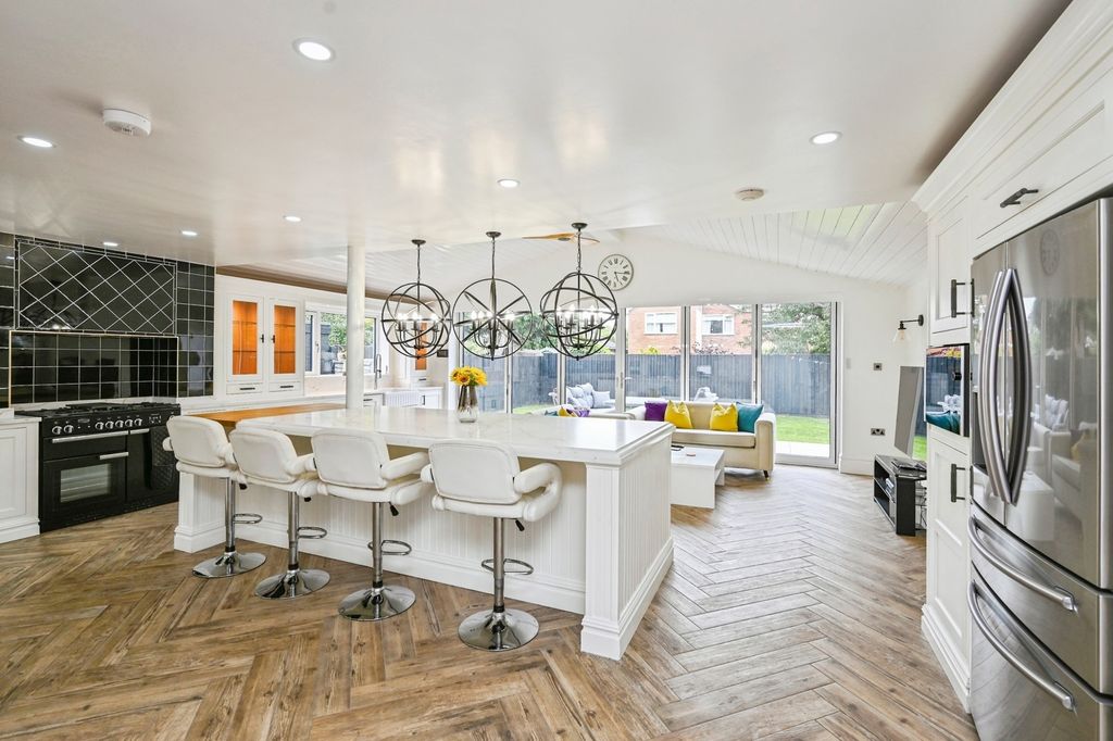 Property photo 1 of 22 Pbox-Img.Jpg