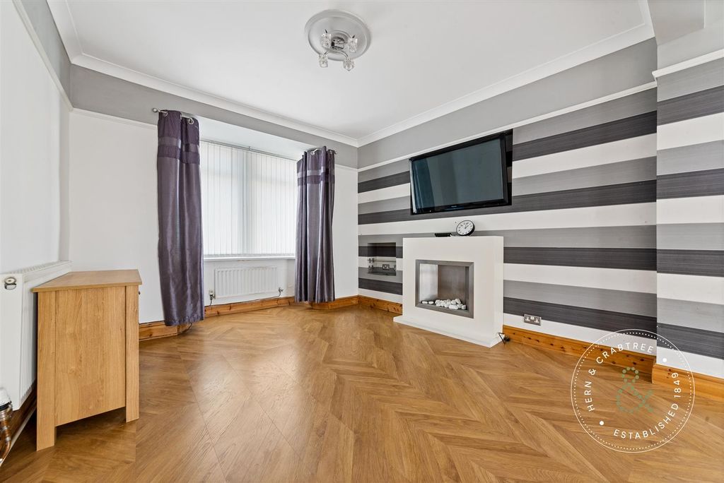 Property photo 3 of 29 Lionel-Road-14.Jpg