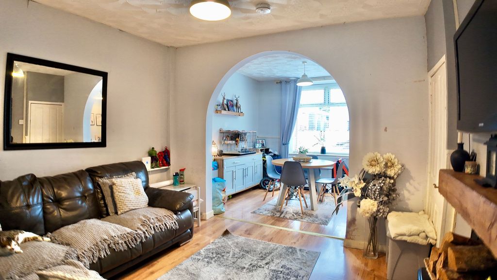 Property photo 2 of 23