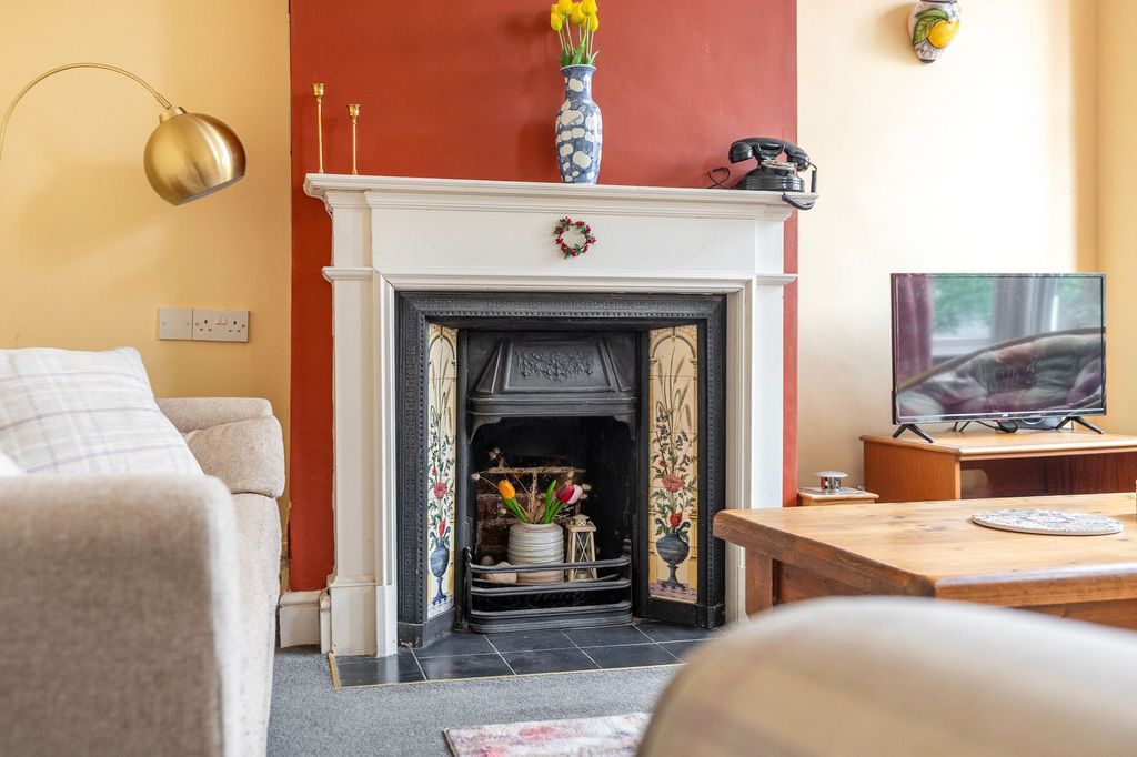 Property photo 3 of 19