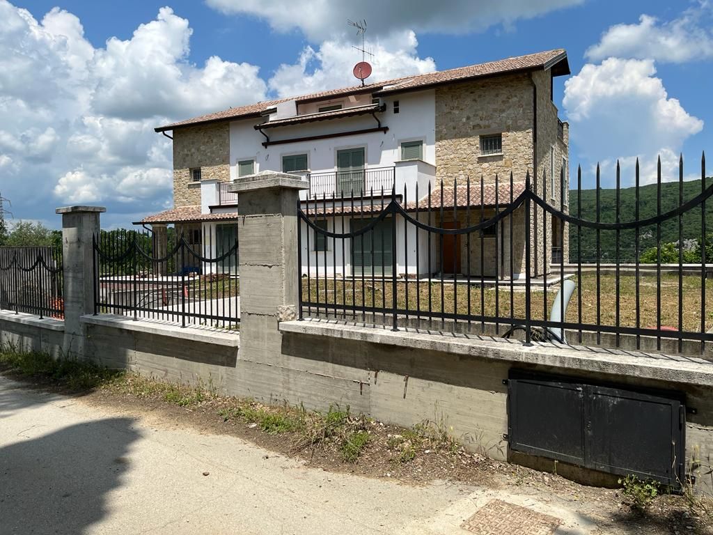 Property photo 3 of 18