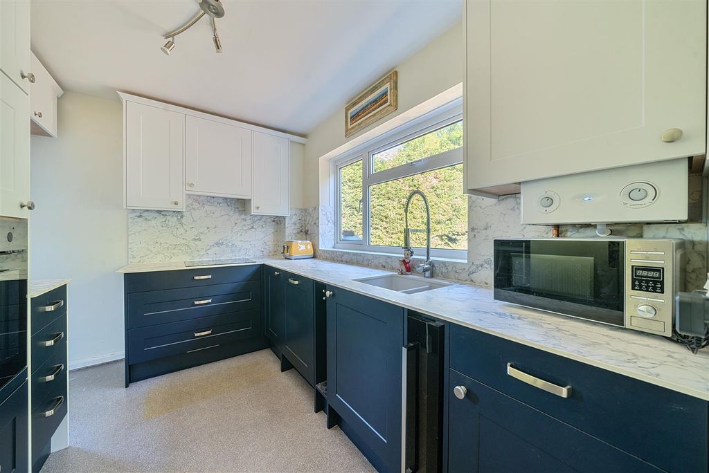 Property photo 3 of 13 Kitchen 2.Jpg