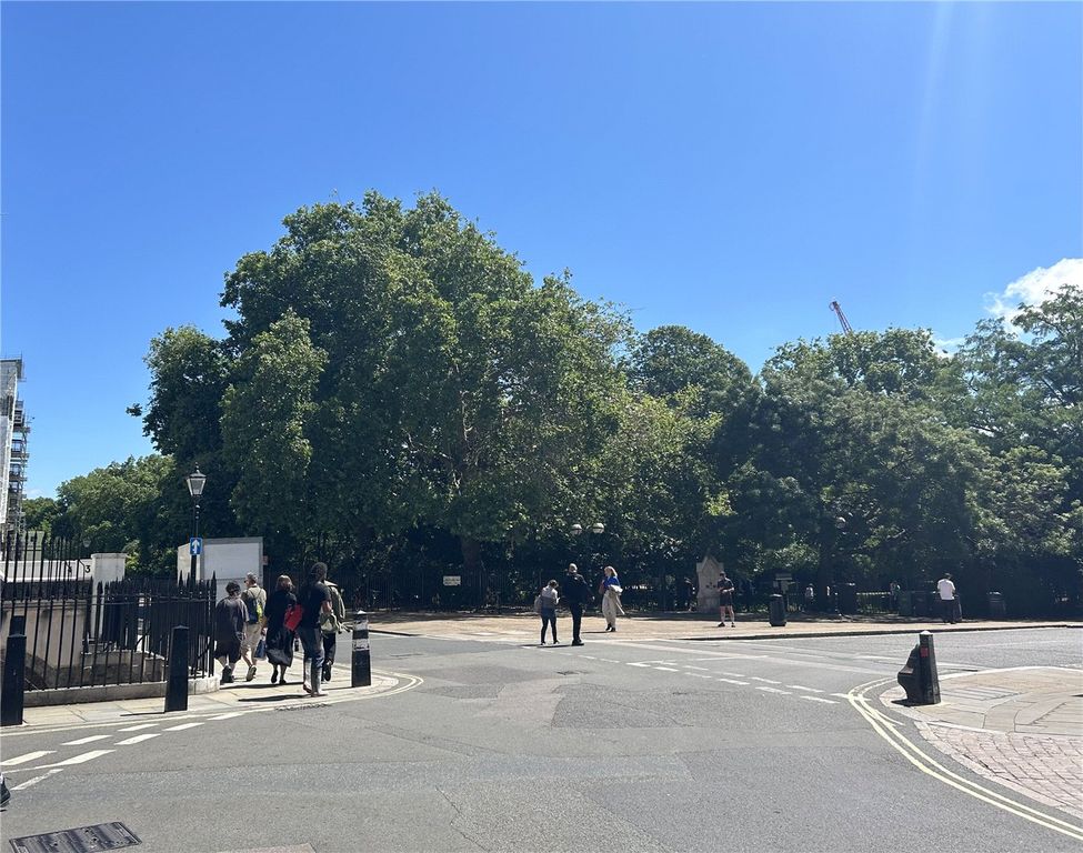 Property photo 1 of 15 Lincolns Inn