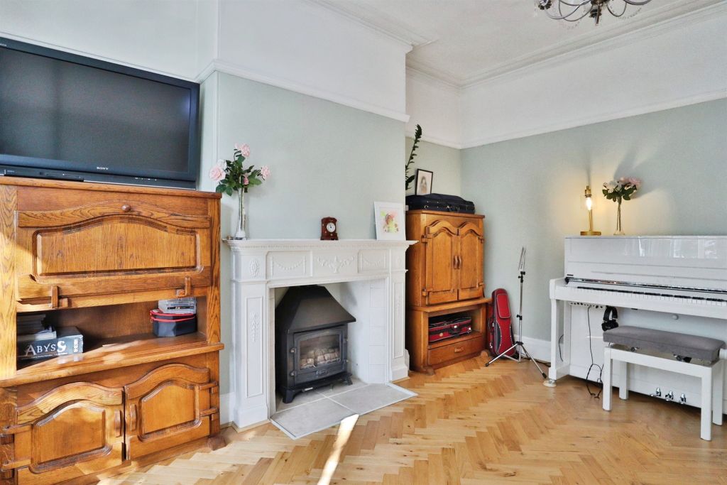 Property photo 3 of 23