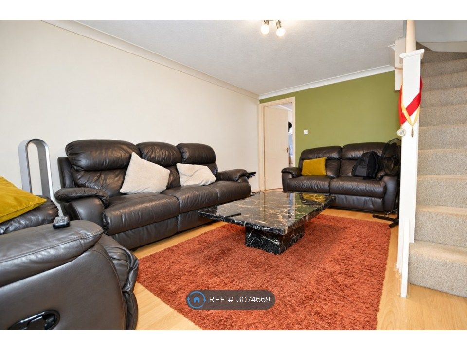 Property photo 1 of 7 Lounge 1