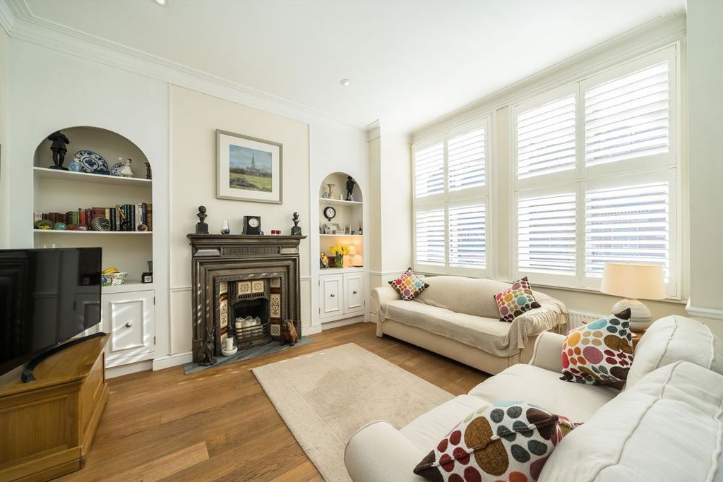 Property photo 2 of 9