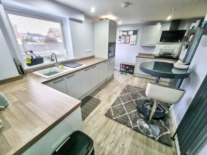 Property photo 2 of 11 Photo 7