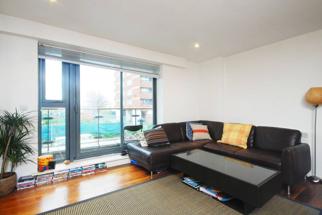 Property photo 2 of 7