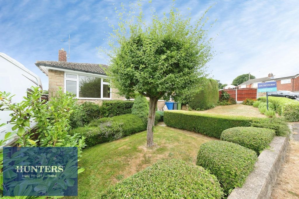 Property photo 1 of 20 Front Garden 2.Jpg