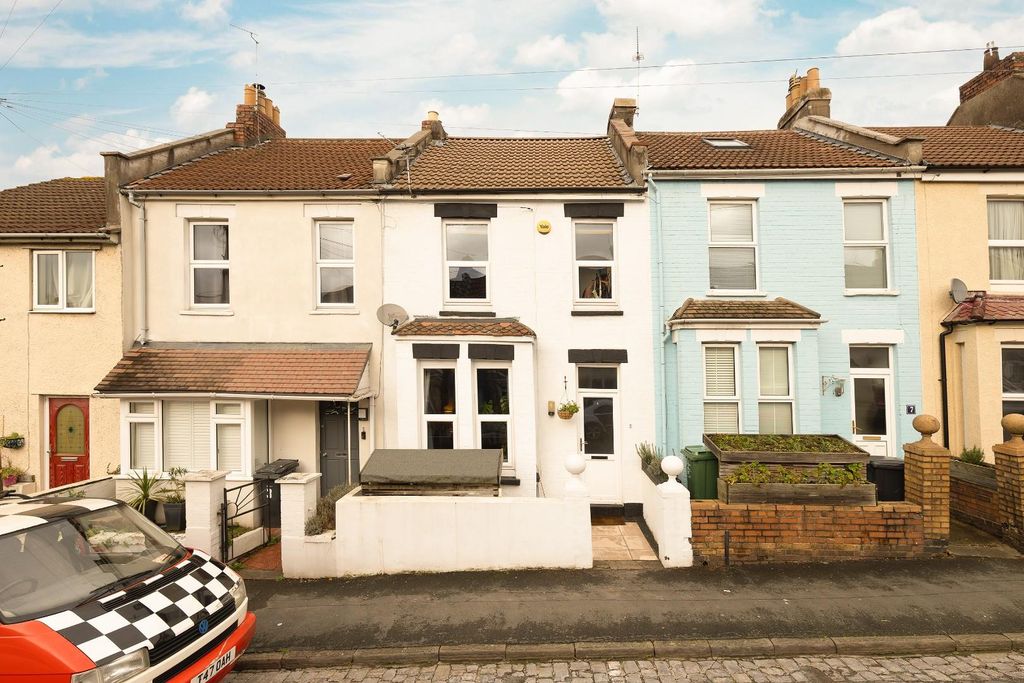 Property photo 2 of 36 Char6805.Jpg