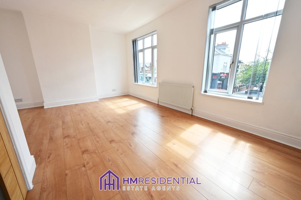 Property photo 1 of 8 Newly Refurbished Commercial / Office Premises To Let On West Road , Newcastle Upon Tyne, Ne4 9Qb