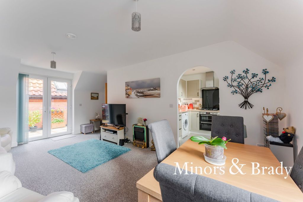 Property photo 3 of 19