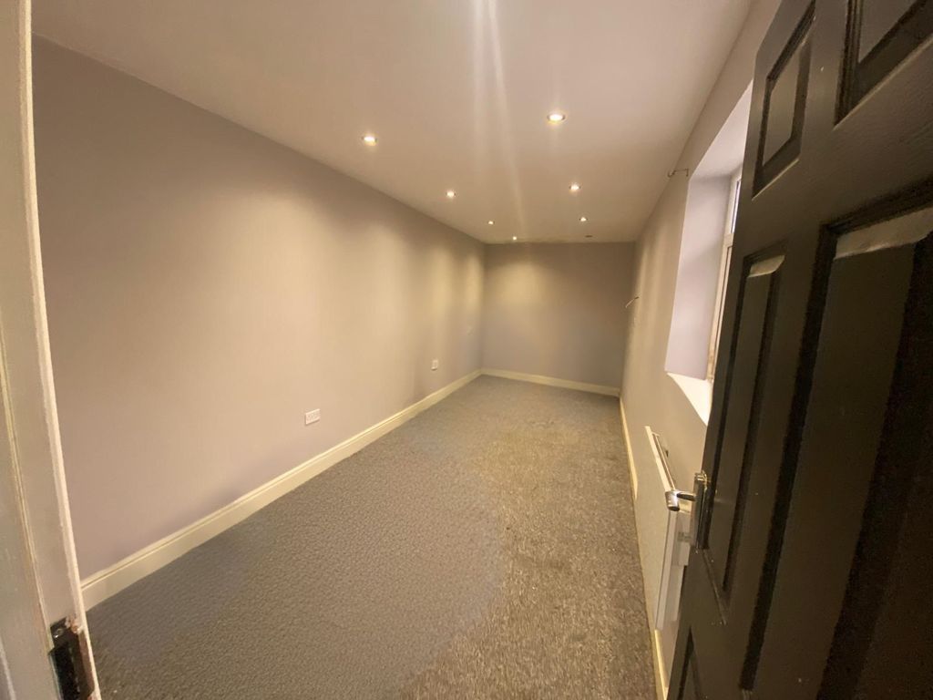 Property photo 1 of 3