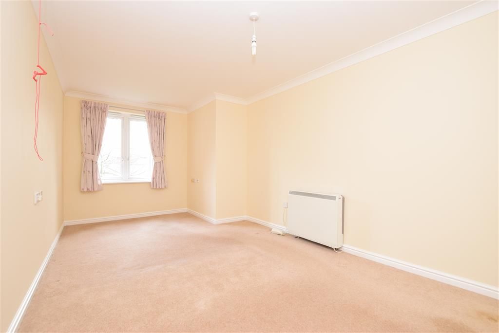 Property photo 3 of 12 Bedroom